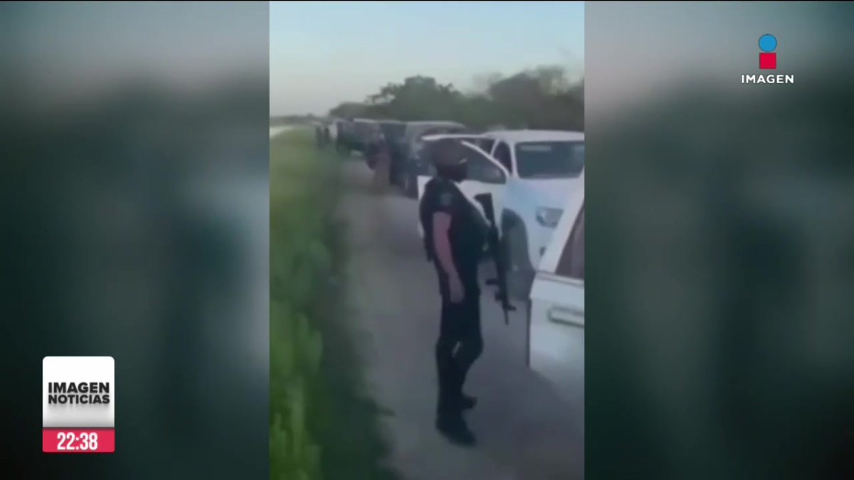 Siguen las balaceras, persecuciones y narcobloqueos en #Tamaulipas, entre facciones de los cárteles que se disputan el control de la frontera. El gobierno del estado acusó a los políticos del pasado de generar psicosis y de desinformar a los ciudadanos: