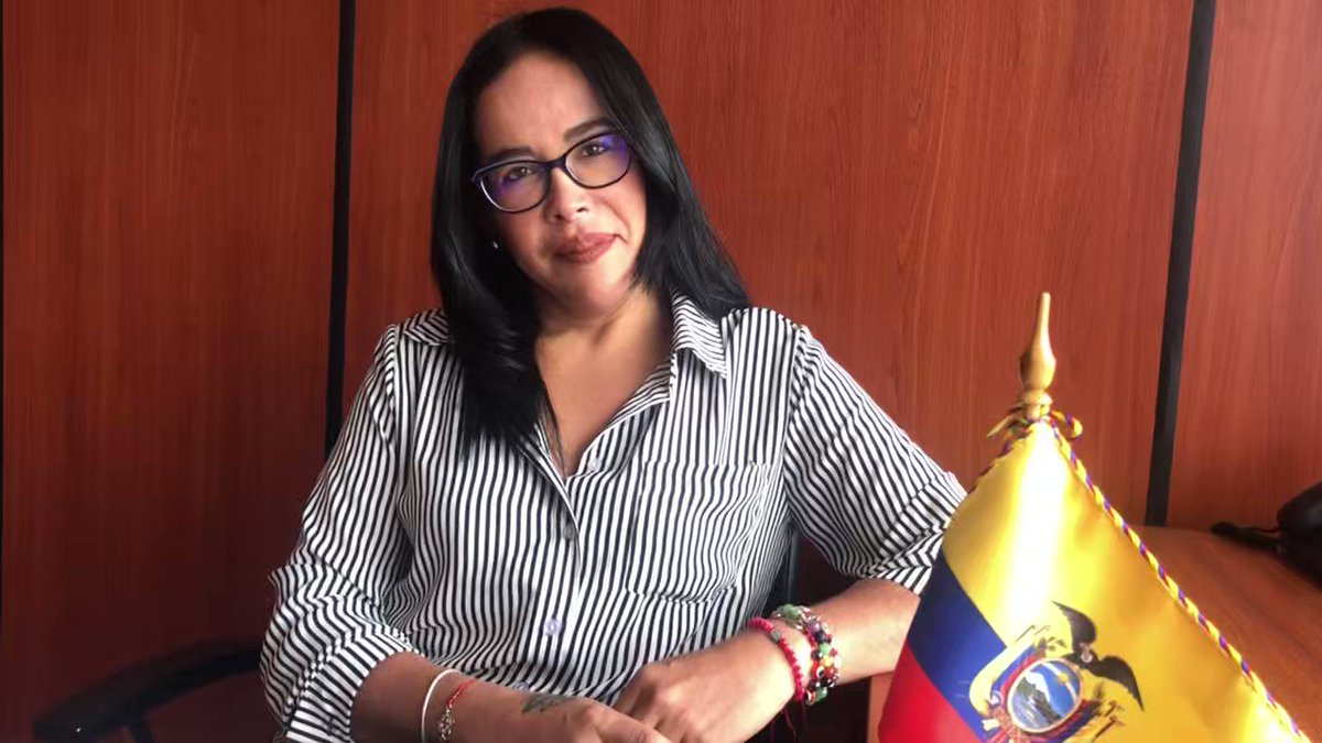 .ElinaNarváez aclara que sigue perteneciendo a la @BancadaPSC que le sorprende el comunicado del bloque anunciando su salida porque nadie del partido PSC habló con ella y menos el Gobierno como se afirma. Que ella es adherente de La6 Guayaquil. El Universo