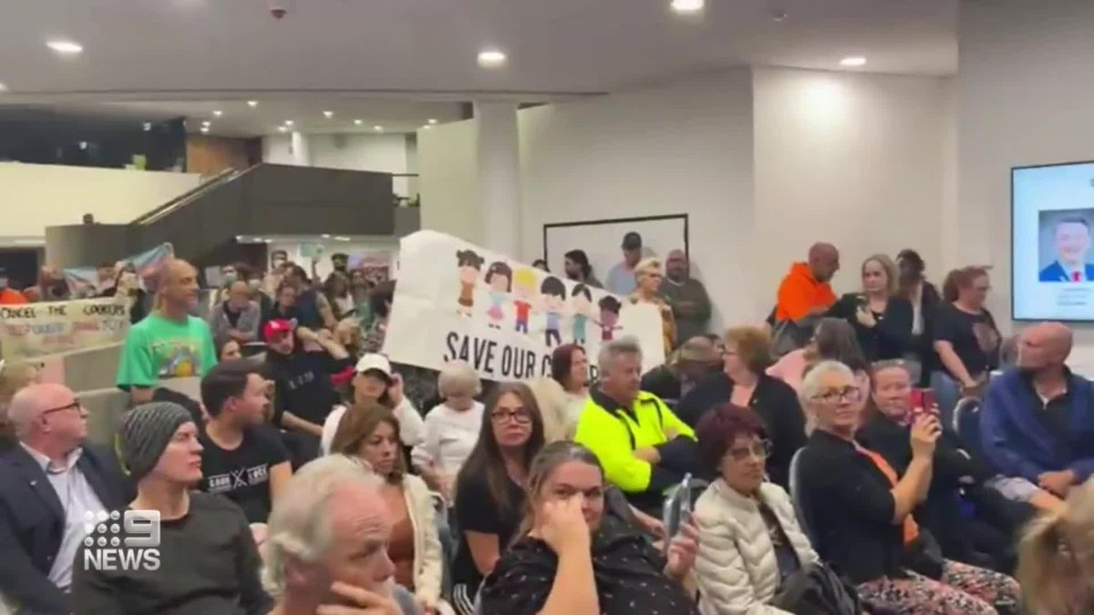 The City of Monash has been forced to cancel a children's drag-themed storytime event after staff were bombarded with death threats from Neo-Nazis and protesters. Police were forced to intervene after white supremacist Thomas Sewell vowed to crash the reading. Lana Murphy #9News