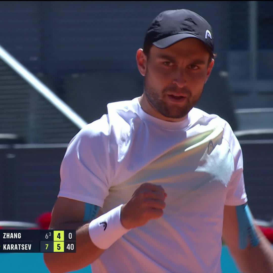 Started from the qualies now we here 🔥 Aslan defeats Zhang 7-6(3) 6-4 to become the second qualifier in Madrid history (Santoro 2002) to reach the semis! #MMOpen