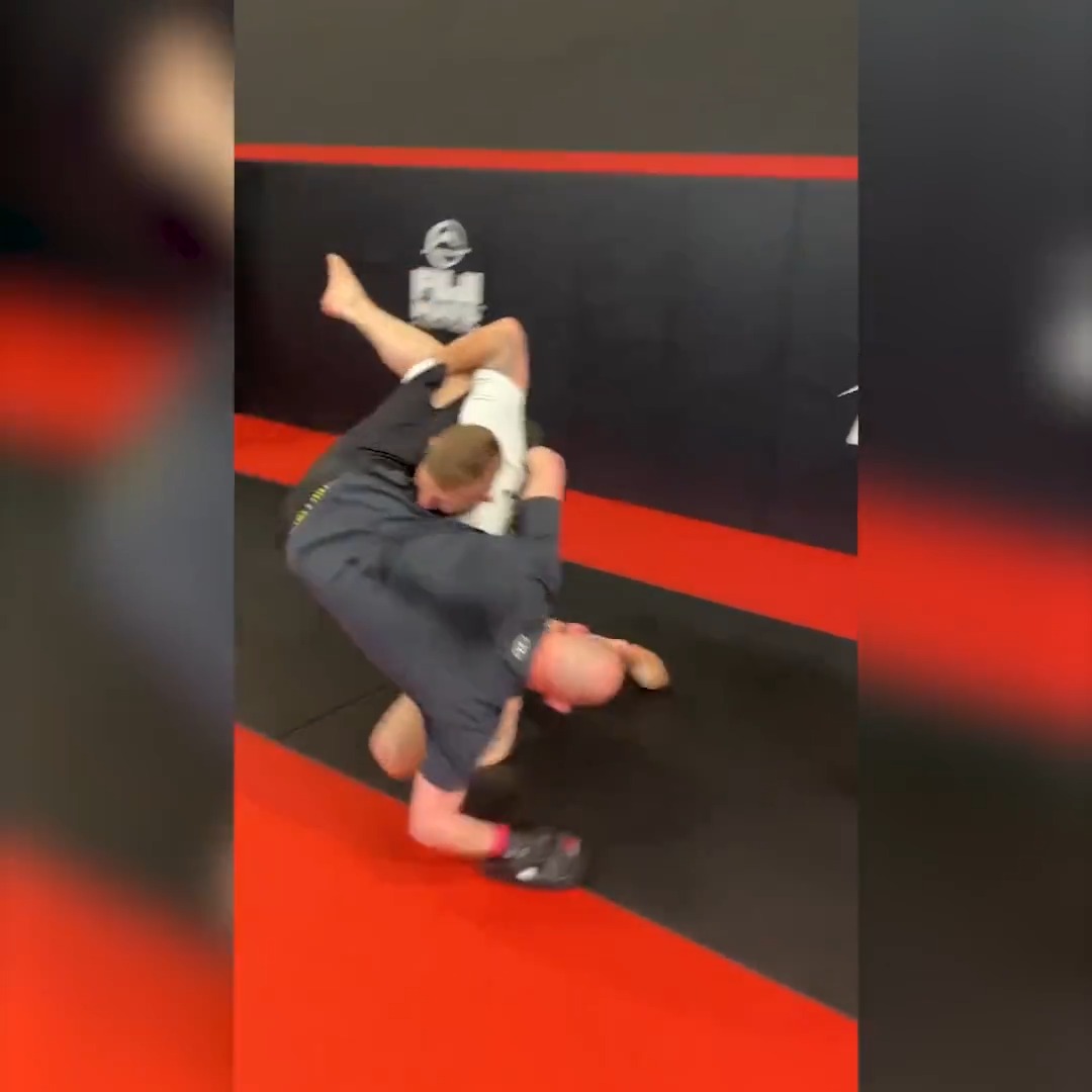 We all have our own methods 😂 Prepare for a BARNBURNER when Zebaztian Kadestam meets Roberto Soldic! Who will emerge victorious? 🤔 Aung LA Nsang #ONEFightNight10 | Friday at 8PM ET/5PM PT 🇺🇸🇨🇦 WATCH LIVE on Prime 👉 🌍 Live TV broadcast in 170+ countries