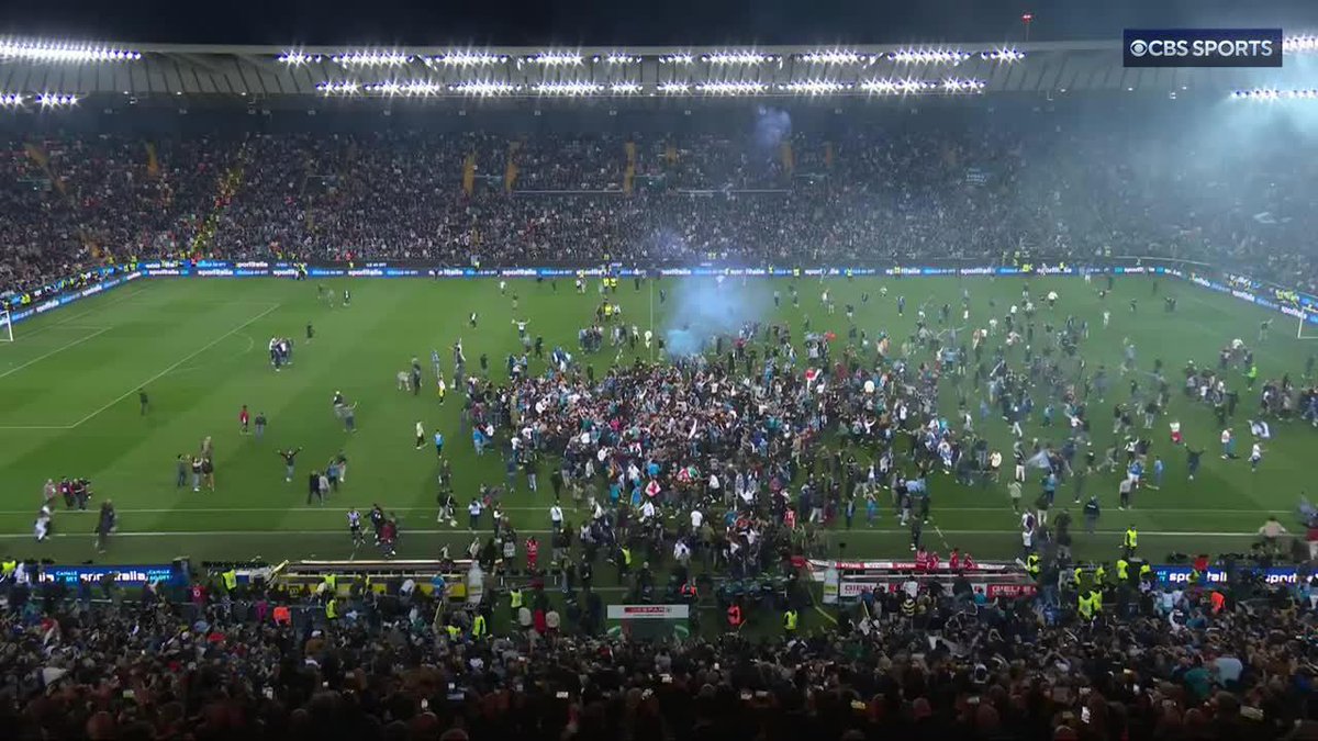 THE MOMENT NAPOLI CLINCHED THEIR FIRST SCUDETTO IN 33 YEARS. 🤩