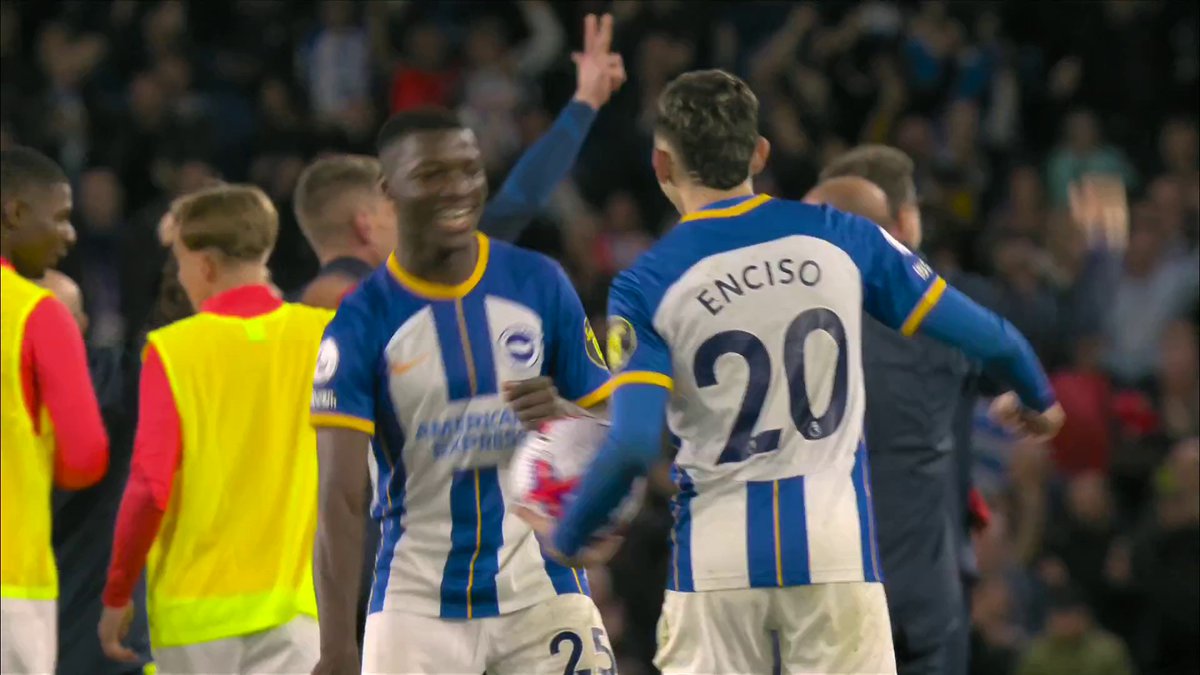 Just look at those reactions! Brighton are LOVING it! 🕺
