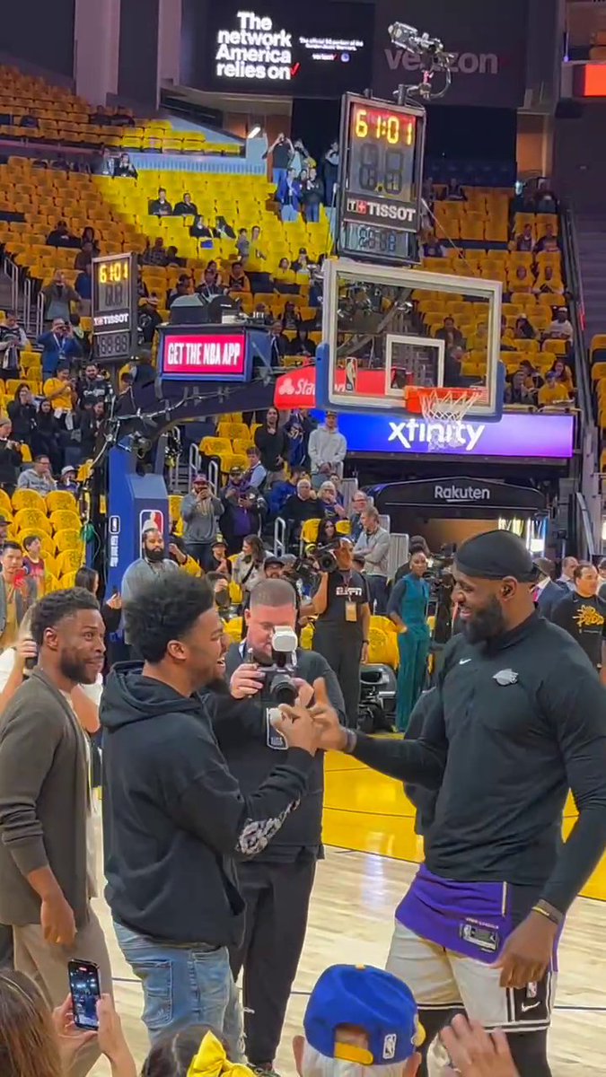 LeBron 🤝 Quinn Cook Bron really remembers all these handshakes 😅