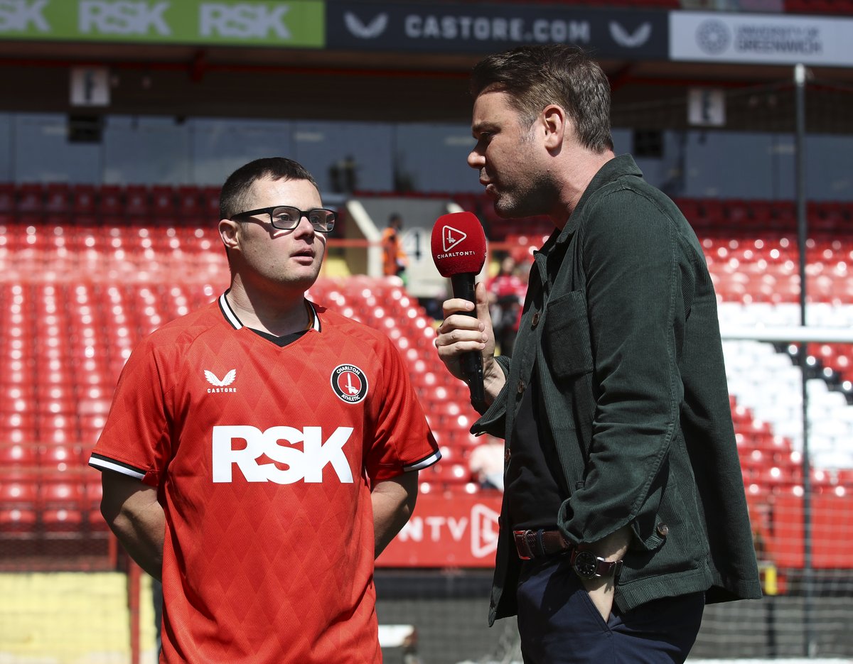 🕵️‍♂️ Dave Berry reports… 🎤 The Charlton Athletic Community Trust ambassador and Absolute Radio host went behind the scenes at this year’s Charlton Upbeats match. 🔴⚪️ #cafc