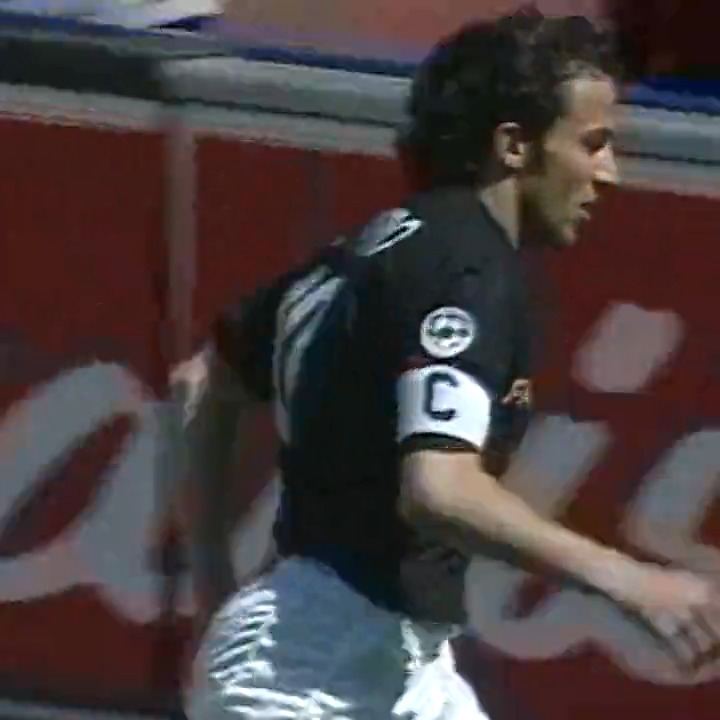 5 maggio 2002. Niente da aggiungere. #GoalOfTheDay ⚽️ Alessandro Del Piero