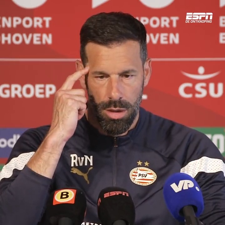 Ruud van Nistelrooij pleit voor regelgeving om irritant gedrag op het veld tegen te gaan ⚠️