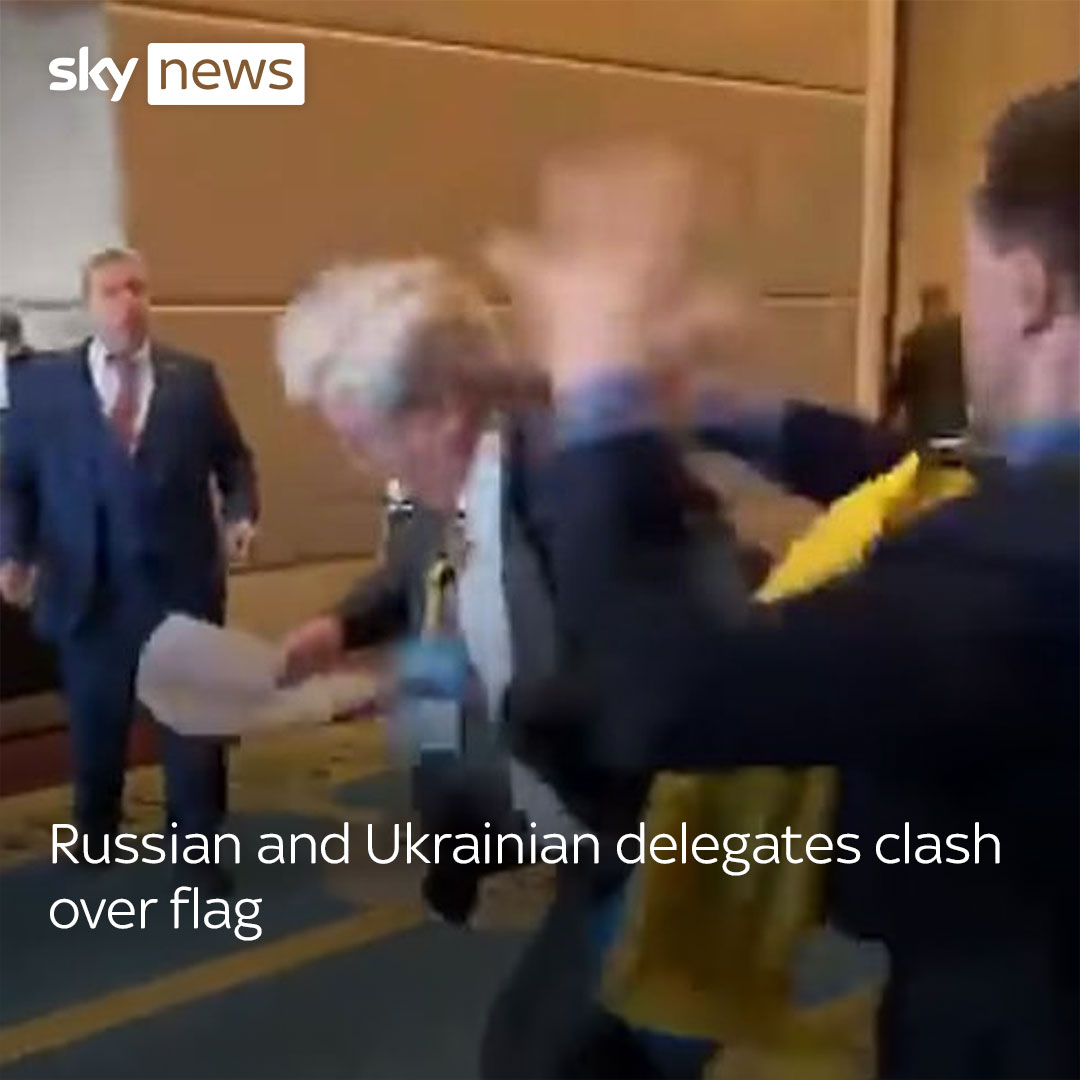 Moment fight breaks out between Russian and Ukrainian delegates at Turkey conference. The video shows a Ukrainian MP, Oleksandr Marikovski, clashing with his Russian counterpart Valery Stavitsky, after Stavitsky snatched away his flag. Read more 🔗