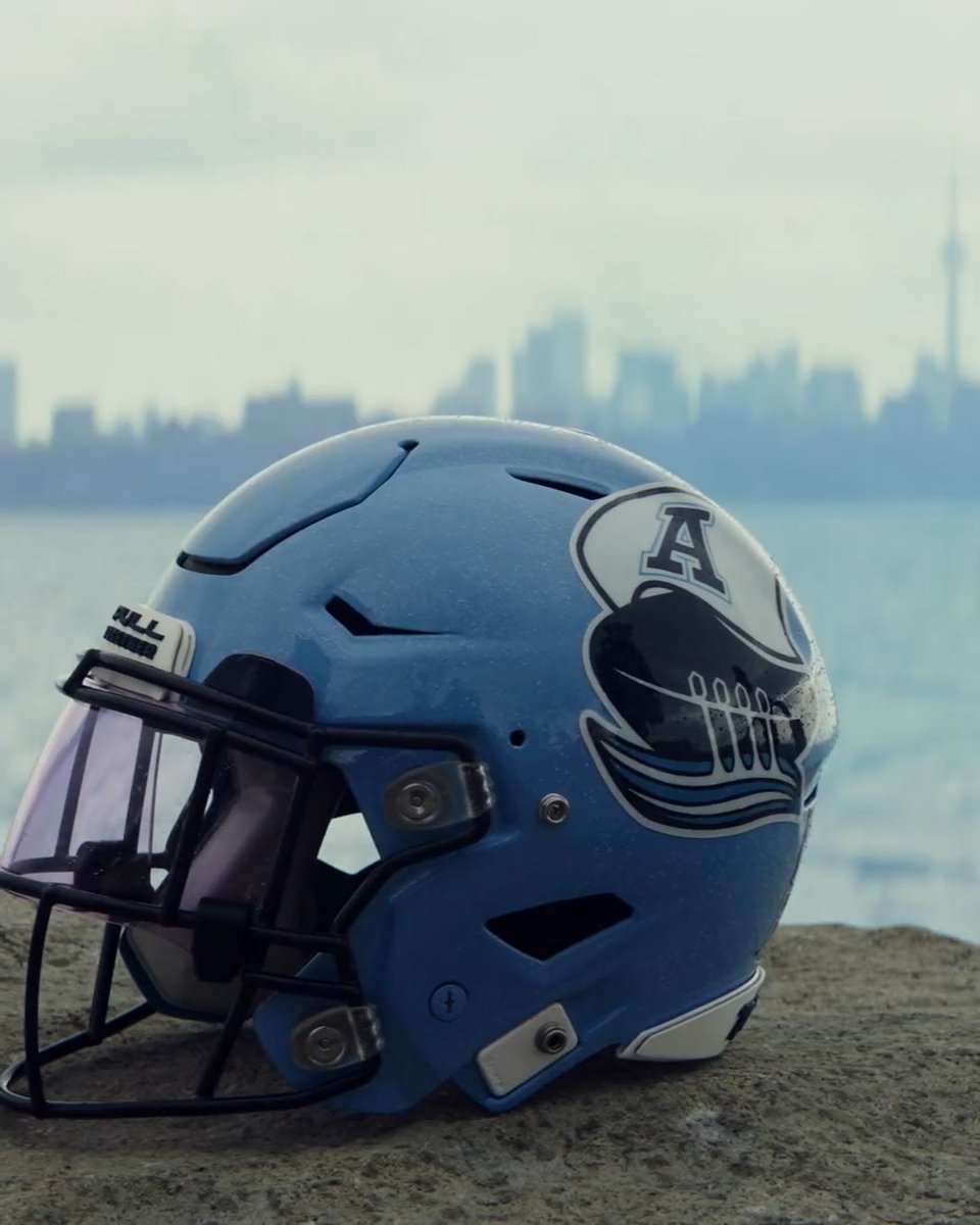 New helmets, same hustle. Argonauts Rowing Club 1872 ➡️ Argonauts Football 2023
