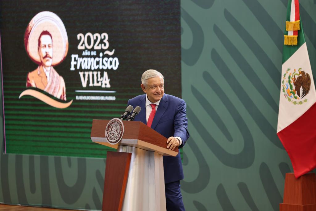 “Hace unos días me contaron que en San Francisco un paisano le dijo a otro: ‘Oye, vámonos ya de regreso a México, ¡qué sueño americano ni qué nada! Ahora es el sueño mexicano; ya están dando pensiones a los adultos mayores y hay trabajo. ¡Vámonos!”: presidente Andrés Manuel.
