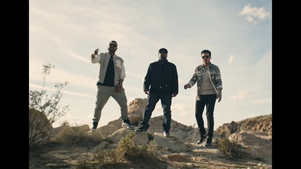 We're better together than when we're apart. Honored to have joined forces with @Banda_MS to deliver an important message in ¿Cuáles Fronteras? Don't miss the full video at