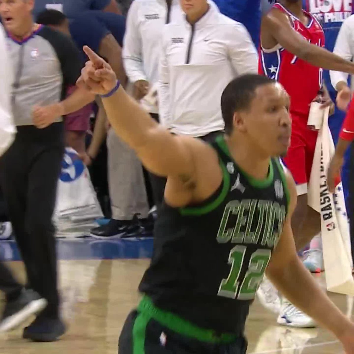 De'Anthony Melton received a technical foul for kicking the ball at the end of the first quarter. Grant Williams was quick to point it out 😅