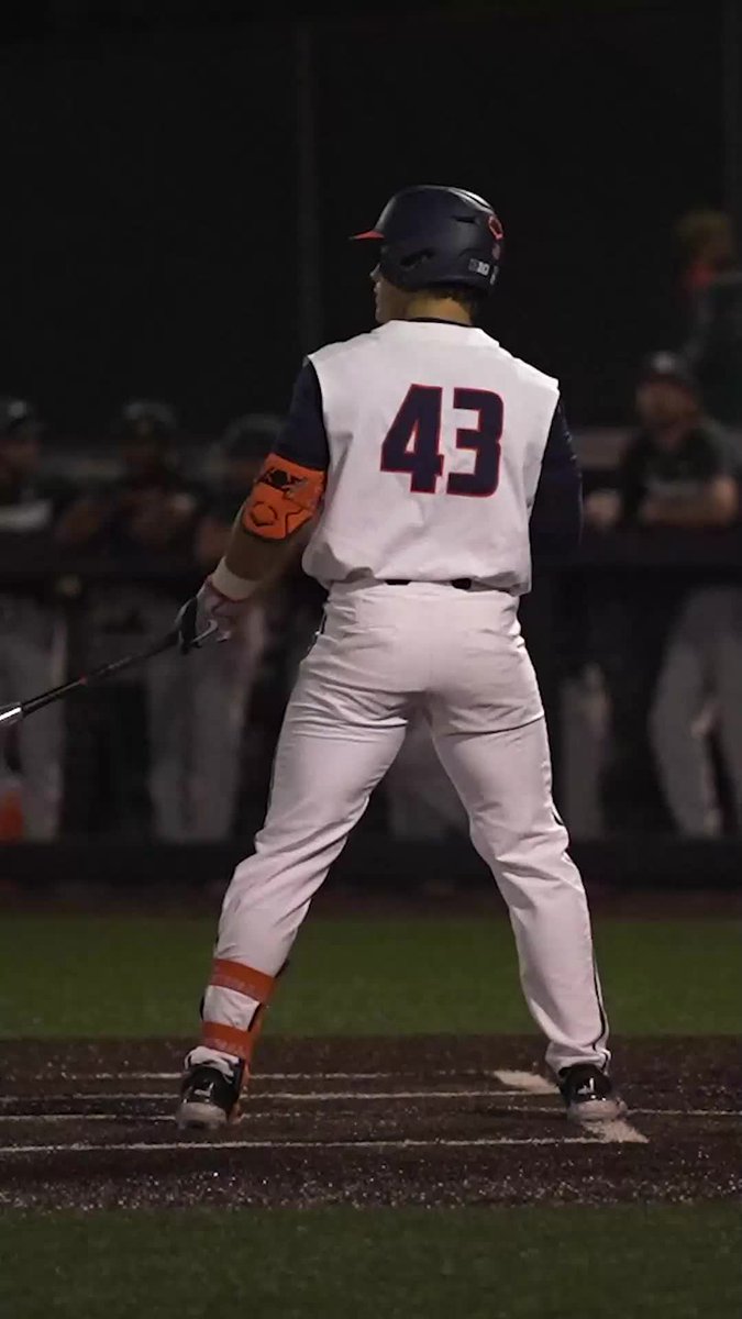 Only needed one pitch. #Illini | #HTTO