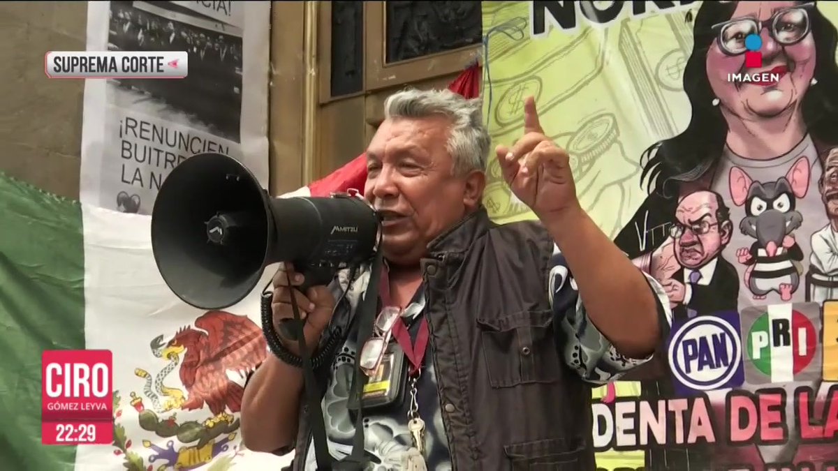 Van 12 días de insultos y agresiones en el plantón afuera de la #SCJN. 12 días de mentadas de madre a la ministra Norma Piña. ¿Es lo mismo libertad de expresión que libertad para insultar?