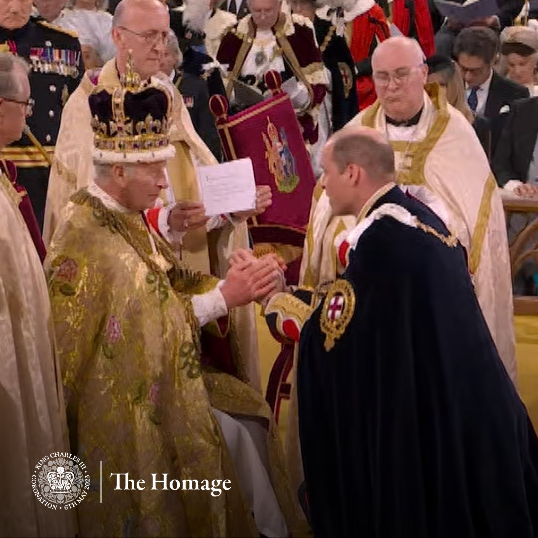 𝐇𝐨𝐦𝐚𝐠𝐞 𝐟𝐫𝐨𝐦 𝐓𝐡𝐞 𝐏𝐫𝐢𝐧𝐜𝐞 𝐨𝐟 𝐖𝐚𝐥𝐞𝐬 The King receives ‘Homage’ (a promise of allegiance and faithfulness), from The Prince of Wales on behalf of The Royal Family. #Coronation