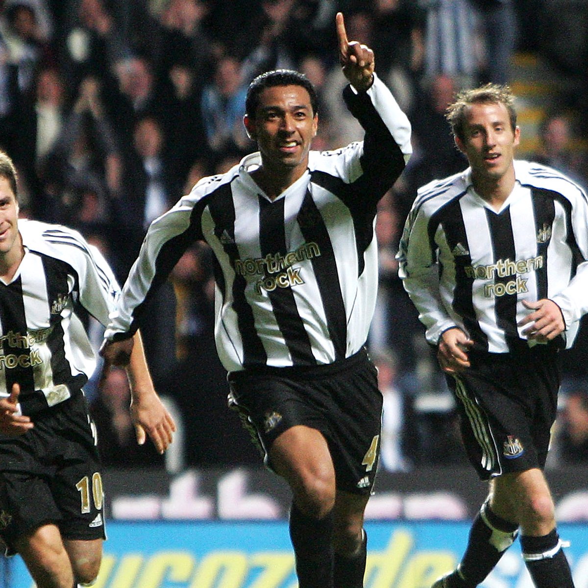 Nobby's late winner against Arsenal! 🇵🇪🎺 🔙 #NEWARS