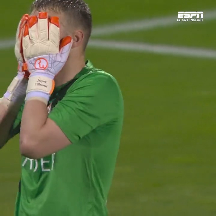 Blunder van het seizoen van Jasper Cillessen? 😱 #nechee