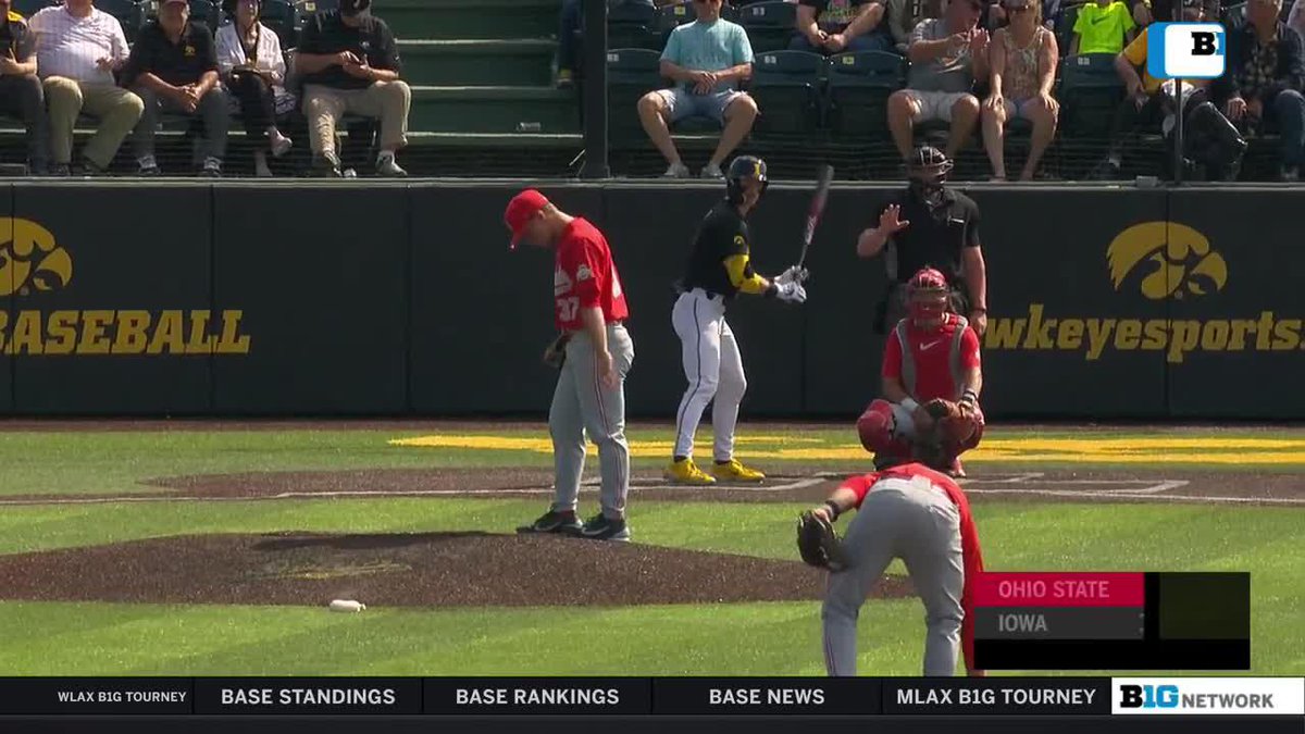 Can he do it again? 𝗛𝗘 𝗖𝗔𝗡 💣 @shojnar hits his second home run, that's four today for the #Hawkeyes!