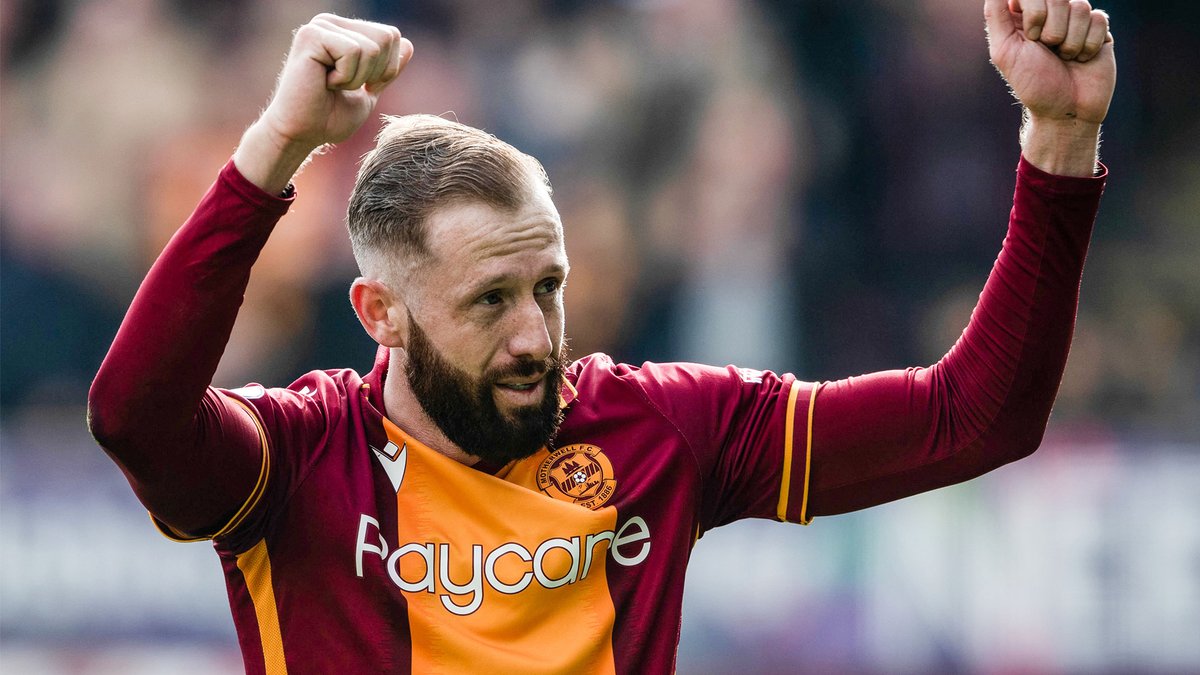 World class touch. Cool finish. The 25 goal milestone has been hit 🎯 Kevin Van Veen
