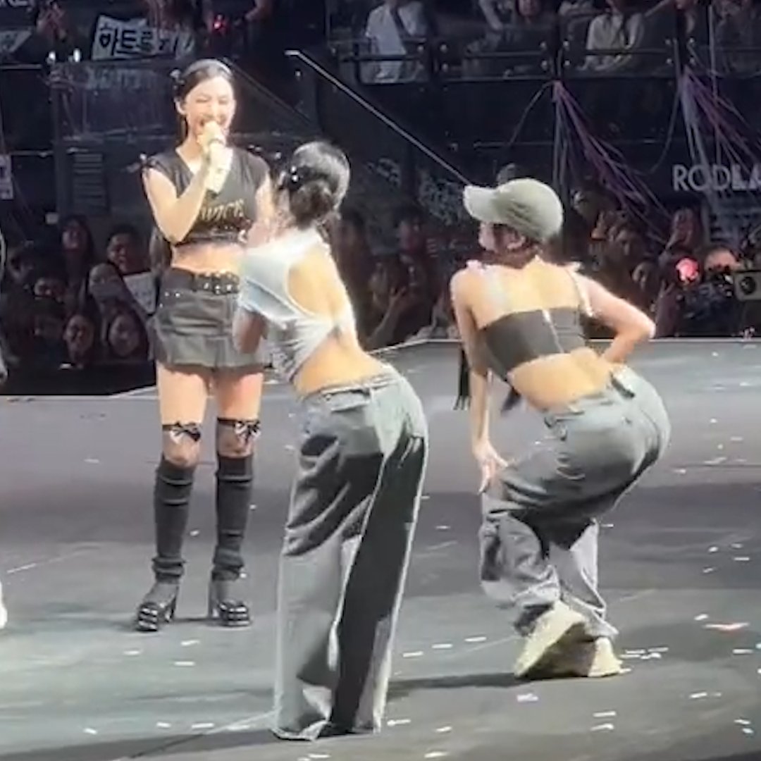 MINA AND MOMO DANCING ALL SEXY WHILE TWIRLING AROUND EACH OTHER I'M ACTUALLY GOING CRAZY 😵💫😵💫 #READYTOBE_IN_MELBOURNE_D2 #TWICE_5TH_WORLD_TOUR