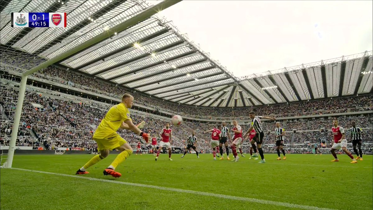 WHAT A SAVE! Aaron Ramsdale to the rescue for Arsenal with this brilliant stop 🧤