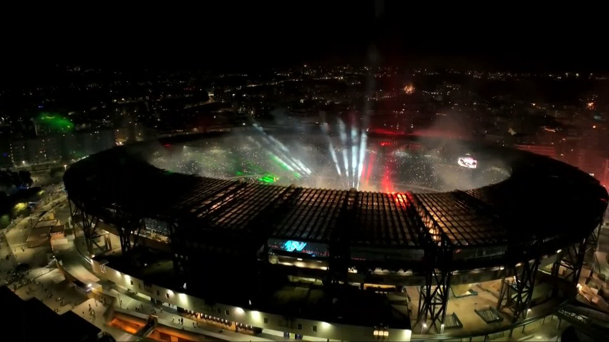 We are the champions!! 🎶 Napoli know how to celebrate in style! 🔥