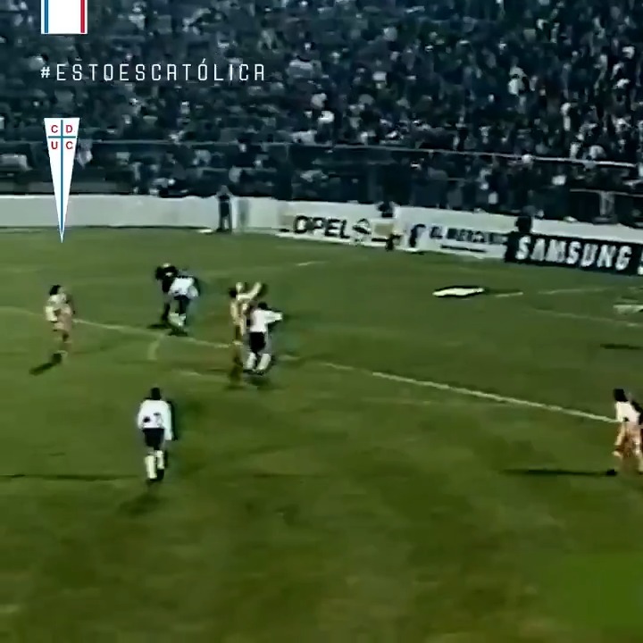 El debut de una dupla de época en #LosCruzados 🤝 ⚪🔵 Un día como hoy, pero en 1994, beto y Pipo Gorosito jugaron su primer partido por Campeonato Nacional junto a La Franja, en la victoria por 5-1 ante Cobreloa en San Carlos 🏟️ #EfemérideCruzada
