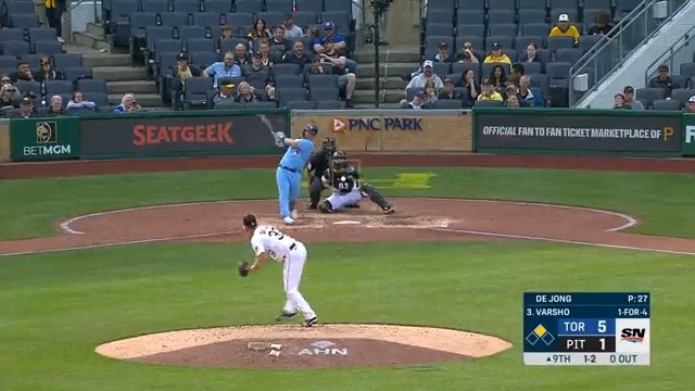 .Daulton Varsho splashes down in Pittsburgh. 💦