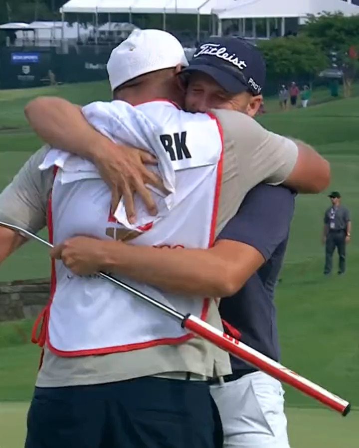 The winning moment for Wyndham Clark 🥹