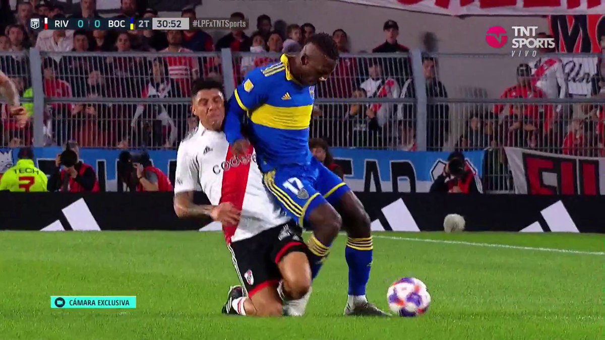 ¿Era falta de Luis Advíncula o de Enzo Pérez? 🧐 #LPFxTNTSports