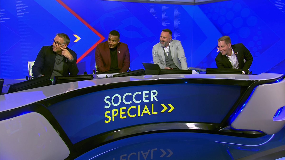 Paul Merson doesn't understand why Sheffield United lifted their second place trophy before Burnley 🤣