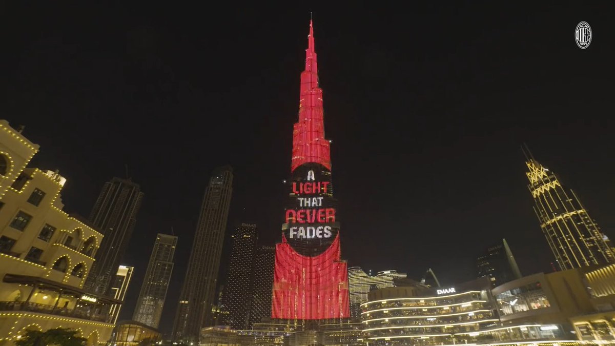 The Burj Khalifa turning Dubai #RednBlack ❤🖤 #SempreMilan #MilanInter #UCL