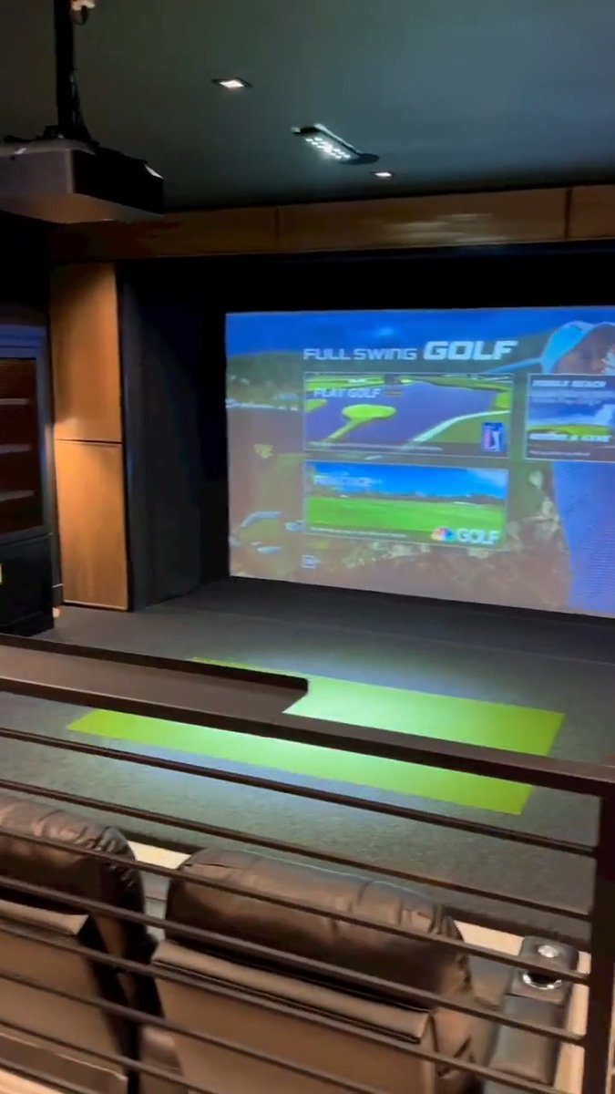 This is the ultimate setup. 🙌 (📹: Instagram/ fullswingsimulators)