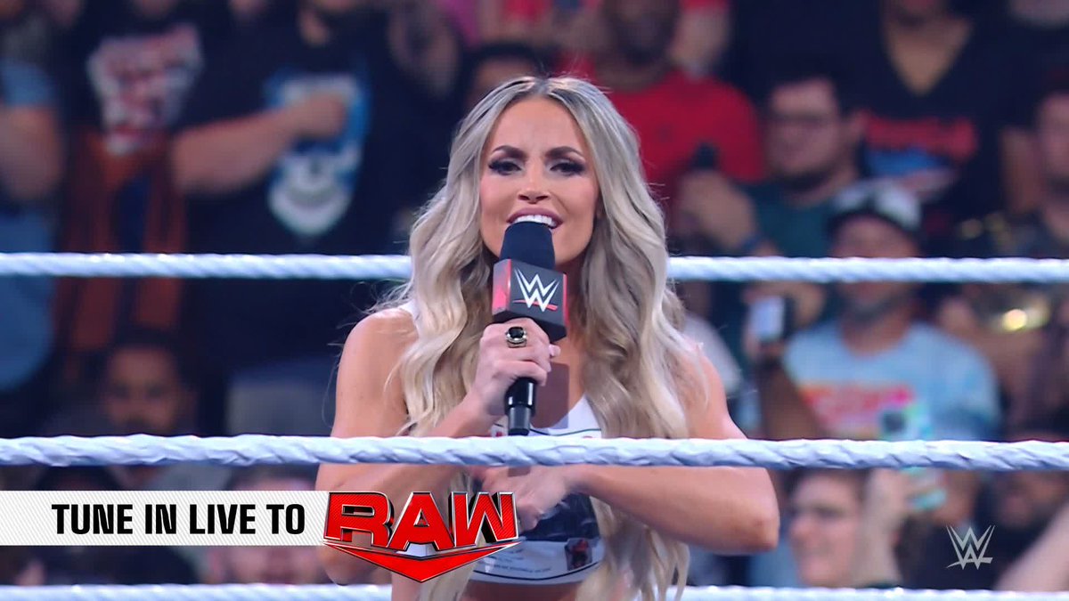 BECKY IS BACK! #WWERaw