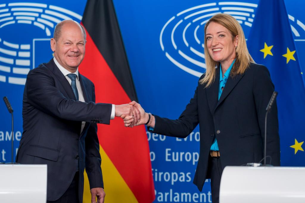 European progress was possible thanks to daring solutions. Moving forward we need to change and keep evolving. Together. As @Bundeskanzler Olaf Scholz said, 'We need an enlarged and reformed European Union, which is open to the future.' 🇪🇺🇩🇪 #ThisisEurope #EuropeDay