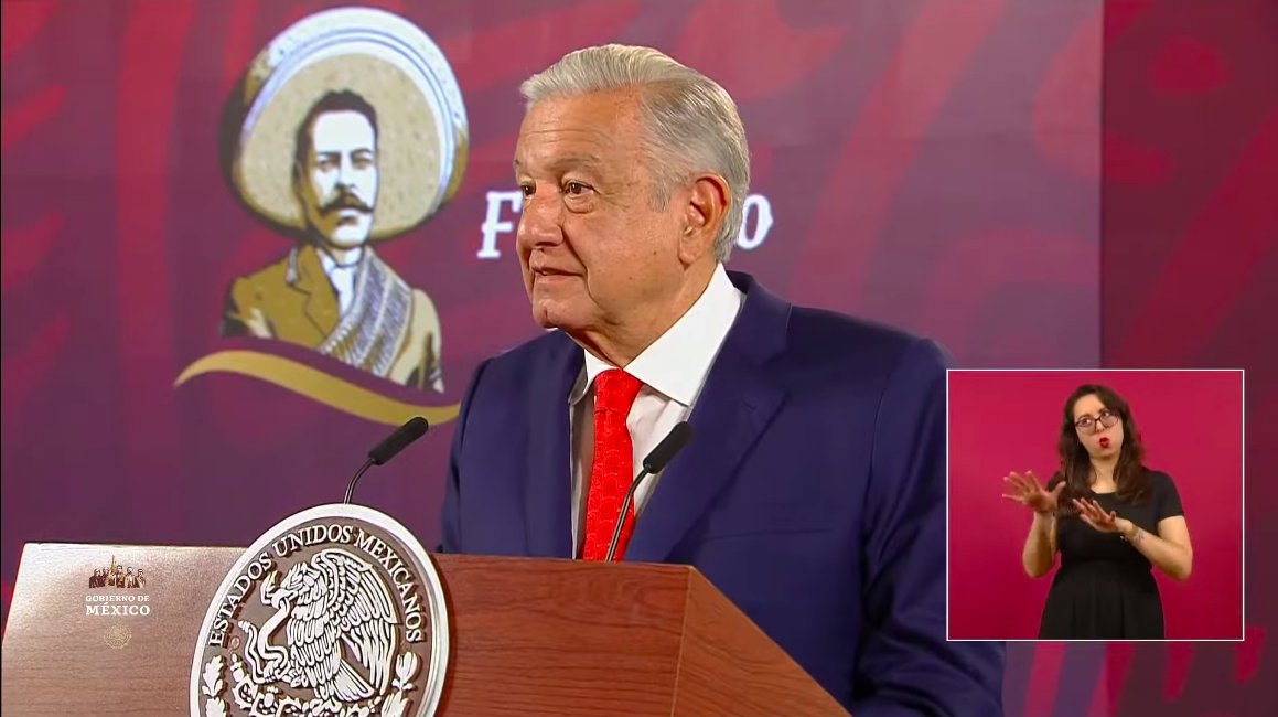 El presidente López Obrador avisó que, antes de que concluya su mandato, enviará una iniciativa de reforma constitucional para que los ministros de la Suprema Corte de Justicia ahora sean elegidos por el pueblo. "Que la ciudadanía elija a los ministros", señaló.