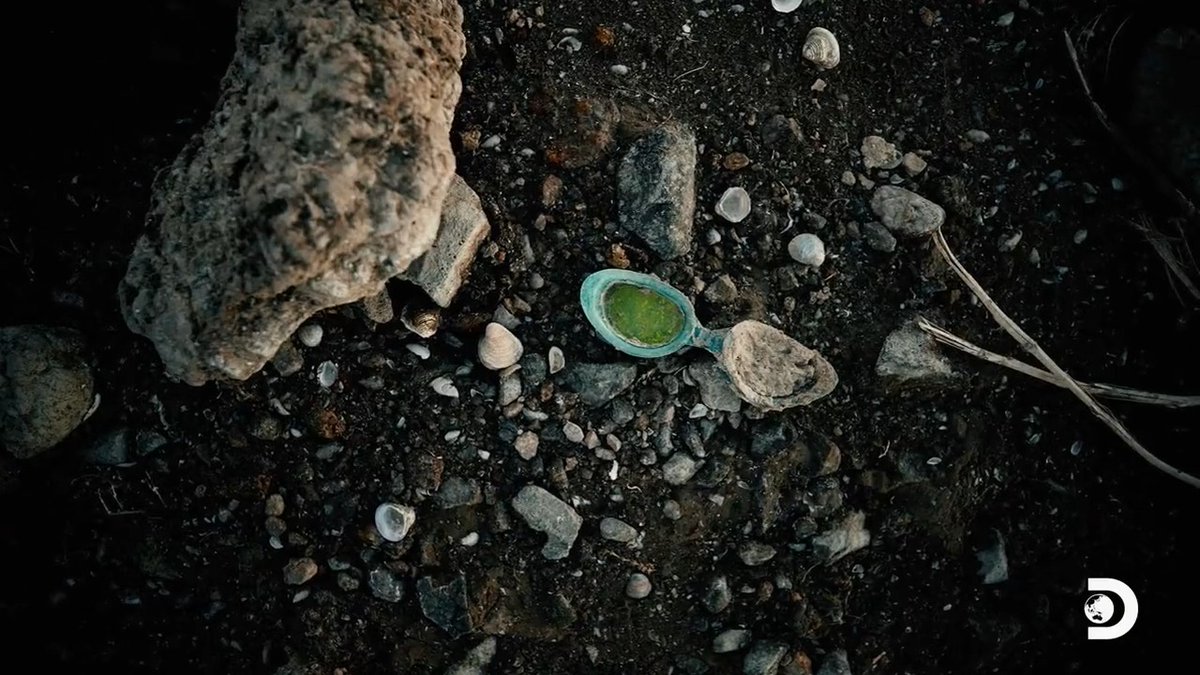 A lake that seems to invite fear and death 😰 The new season of #GhostAdventures with Zak Bagans 🧛🏻‍♂️ is coming to Discovery on Wednesday, May 31st at 10p ET!