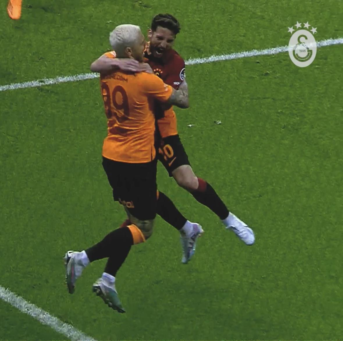 ⚽️ Ligdeki gol sayısını 15'e, rakiplerle puan farkını 5'e çıkardı! 💪 𝑴𝒂𝒖𝒓𝒐 𝑰𝒄𝒂𝒓𝒅𝒊 ✨