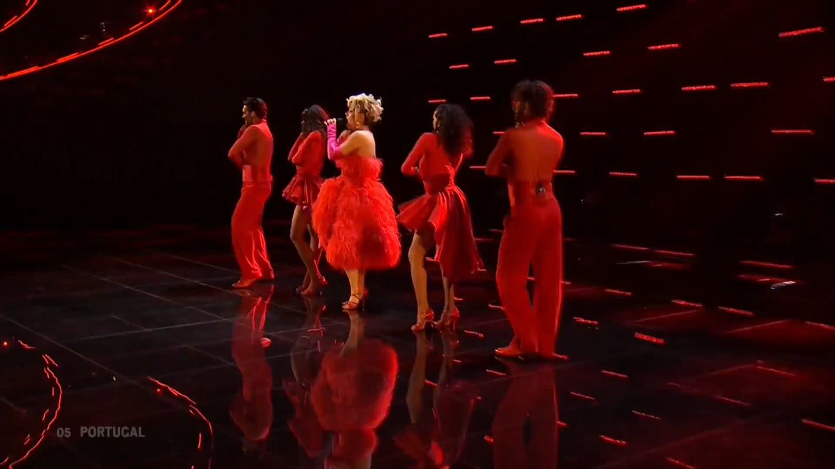 Ay-ay-ay, it's getting hot in here! 🌞 The sassy and classy Mimicat from Portugal 🇵🇹 #Eurovision