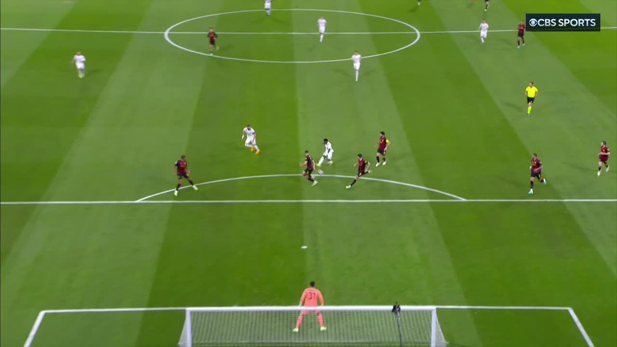 VINÍCIUS JÚNIOR SCORES A GOLAZO WITH REAL MADRID'S FIRST SHOT OF THE GAME! 🚀 😱