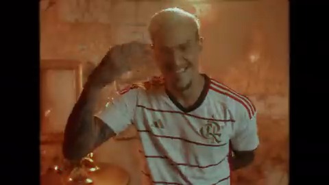 Uma vez Flamengo, sempre Flamengo! O novo Manto do Mengão chegou reluzindo nossa história repleta de glórias. Eternize os anos dourados em Disponível também nas lojas oficiais do Flamengo: online, físicas e no Mercado Livre! #criadocomadidas
