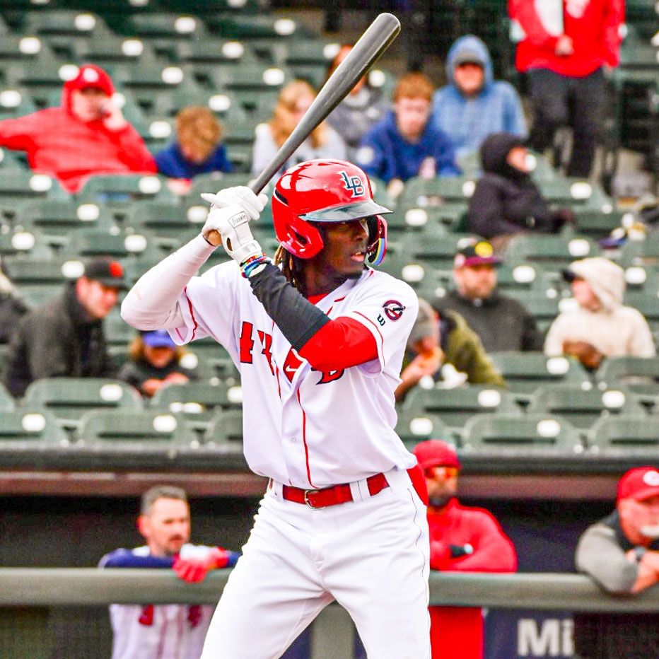 😲 WHOA, ELLY! 😲 Elly De La Cruz had THREE hits over 116 mph last night for the Louisville Bats. No major league TEAM has ever had three in a game. 🔴 118.8 mph RBI 2B righty 🔴 456 foot, 116.6 mph HR lefty 🔴 428 foot, 117.1 mph HR righty Elly De la cruz ╳ Reds On The Rise