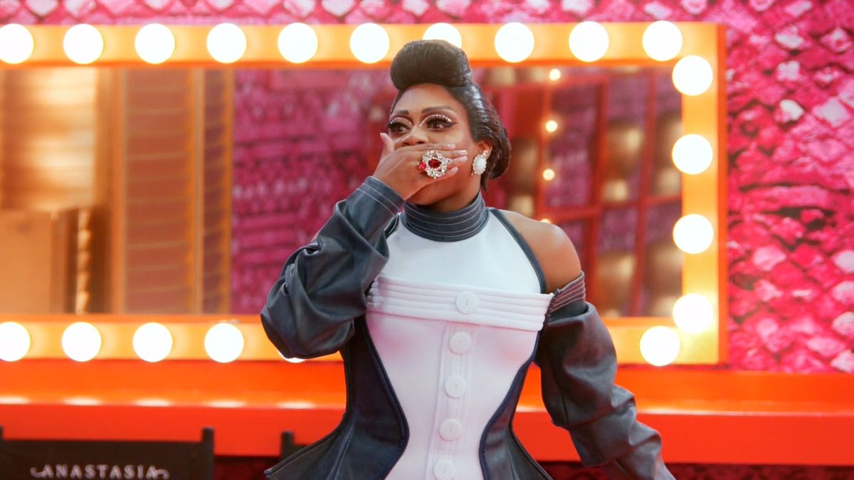 They’re back & ready for their close-up! 📸 Get into the first 15 minutes of #AllStars8 before it starts streaming FRIDAY on Paramount+ 👉