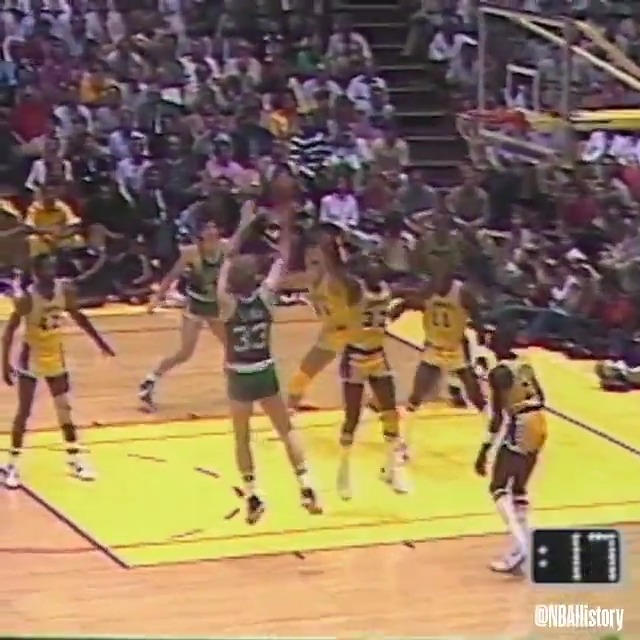 Steph Curry passed Larry Bird on the all-time playoff scoring list last game... Take a look back at these Larry Legend postseason highlights! #NBAVault