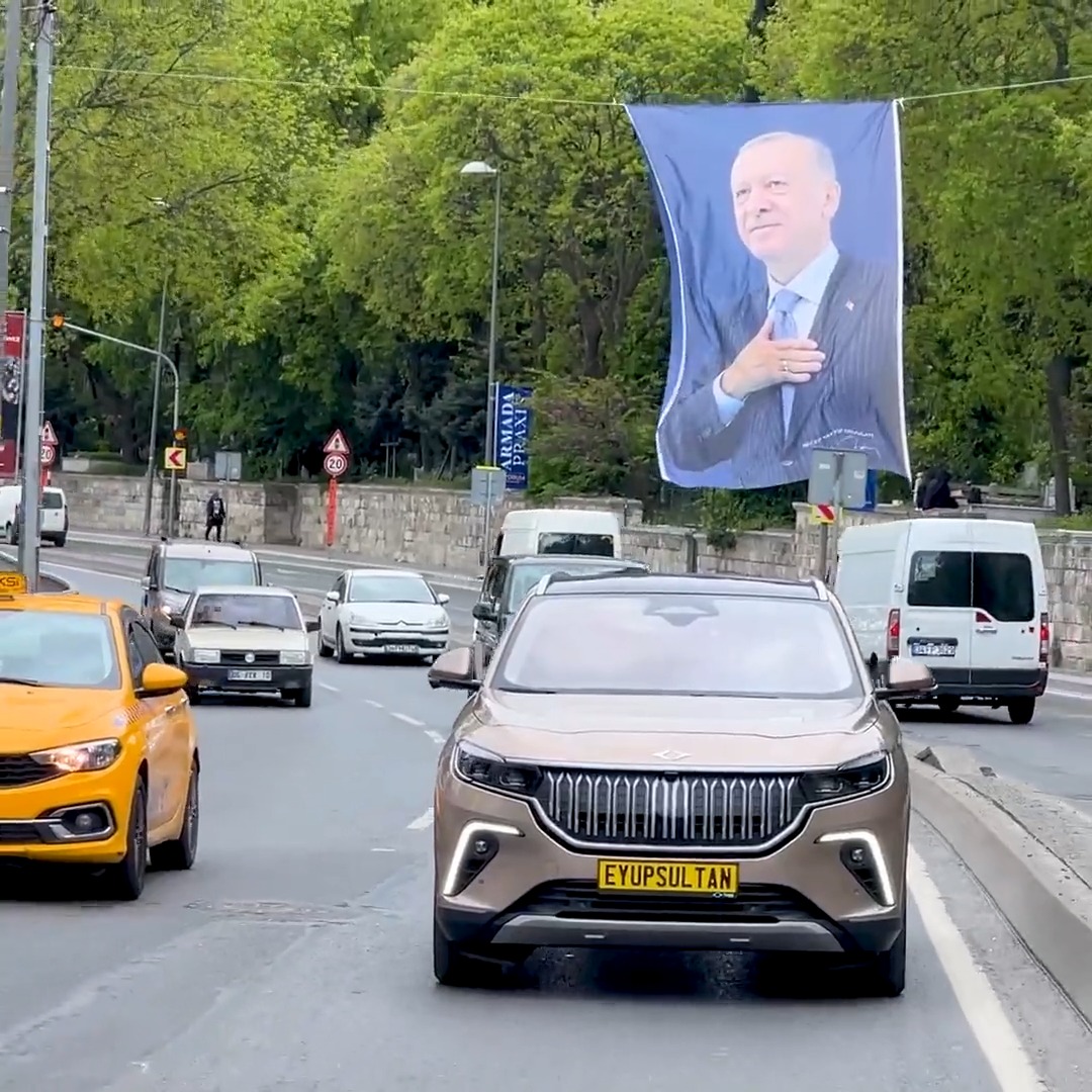 Makam aracımız artık yerli ve milli 𝐓𝐨𝐠𝐠 🤎 Eyüpsultan'a çok yakıştı, hayırlı olsun.