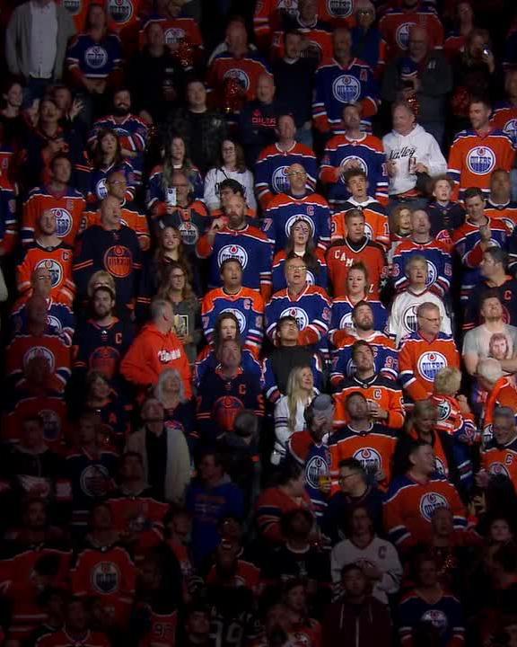 The anthem singer sung from the crowd … then the crowd took over 🗣️ What a scene in Edmonton 👏 📺: ESPN