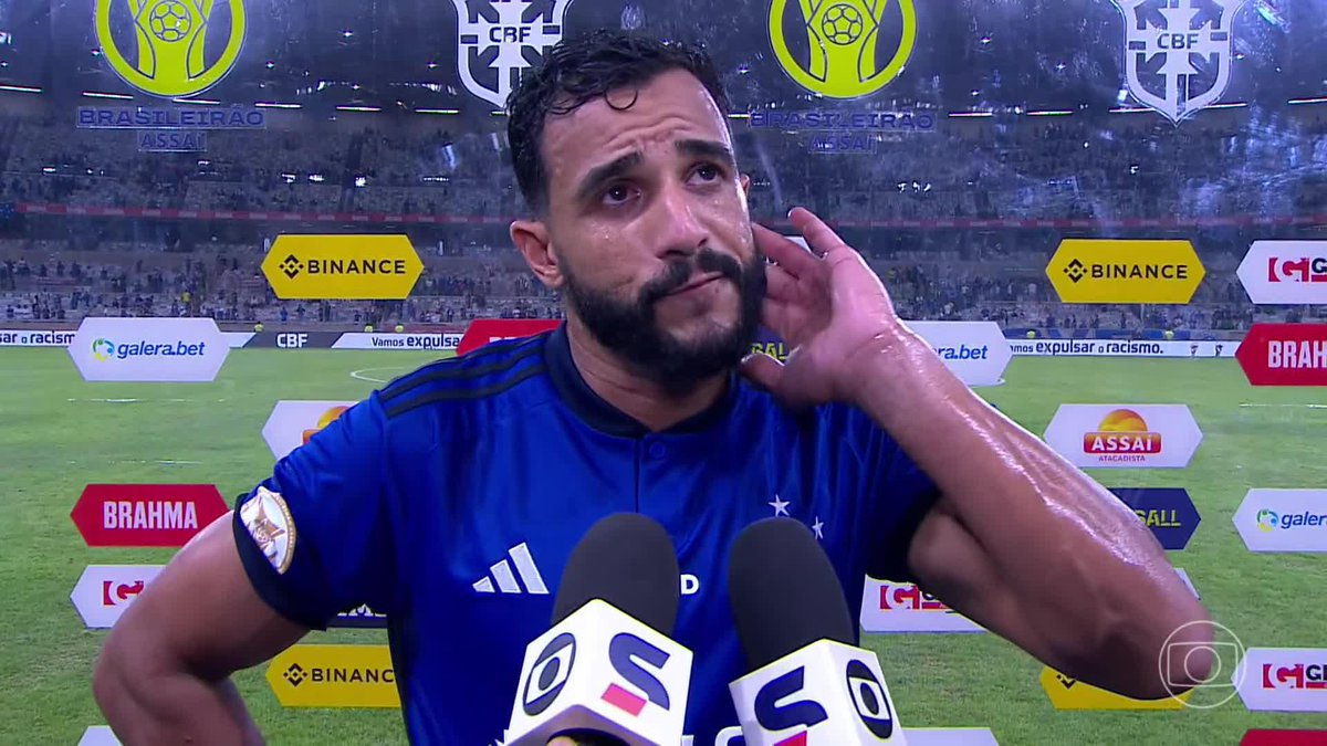 Henrique Dourado comenta atrito com Bruno Rodrigues sobre quem bateria pênalti em Cruzeiro x Fluminense: "A instituição é maior do que qualquer atleta" #ge