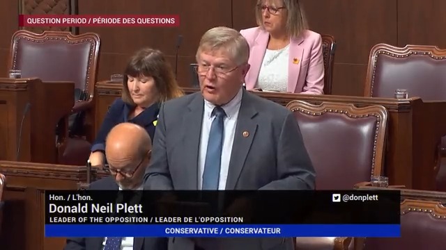 Here's another outrageous decision by the Trudeau govt🤦: removing Vimy Ridge, Terry Fox, the War Memorial &amp; the Famous Five from the 🇨🇦passport. This demonstrates one thing clearly: the PM doesn’t respect our history, or understand the everyday lives &amp; priorities of Cdns. WATCH: