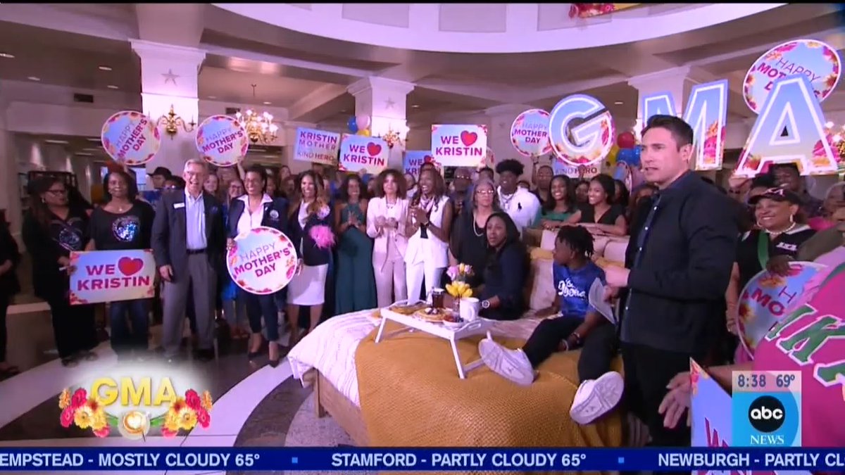 Special delivery!! ๐ฅ๐๏ธ Kristin Jones is surprised by her family and friends for Good Morning America's special #MothersDay "Breakfast in Bed" extravaganza!