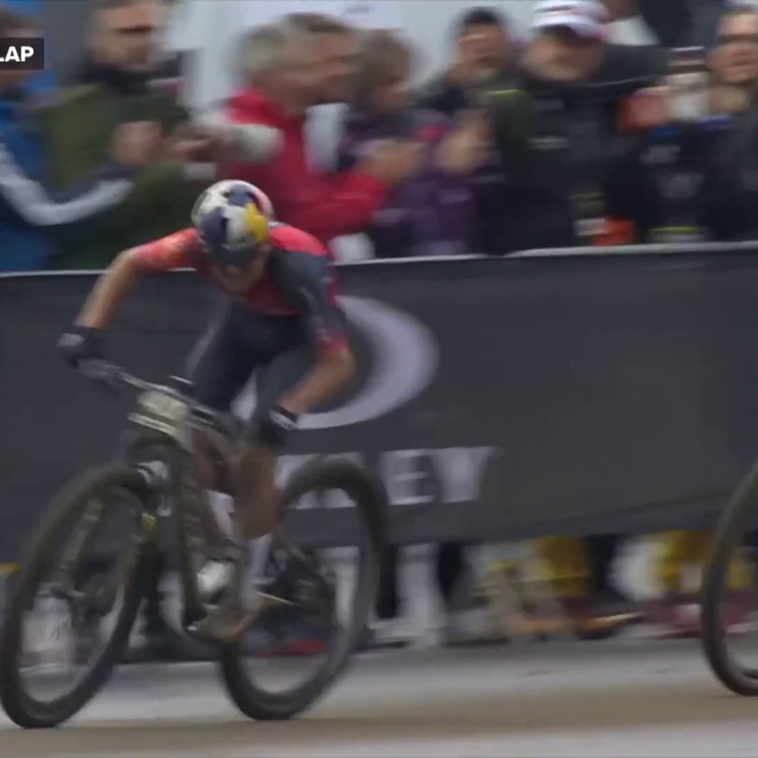 From 40th to 🥇 What a last lap from Tom Pidcock to cap off a perfectly executed short track race 👌 #MTBWorldCup | 📽️ @eurosport